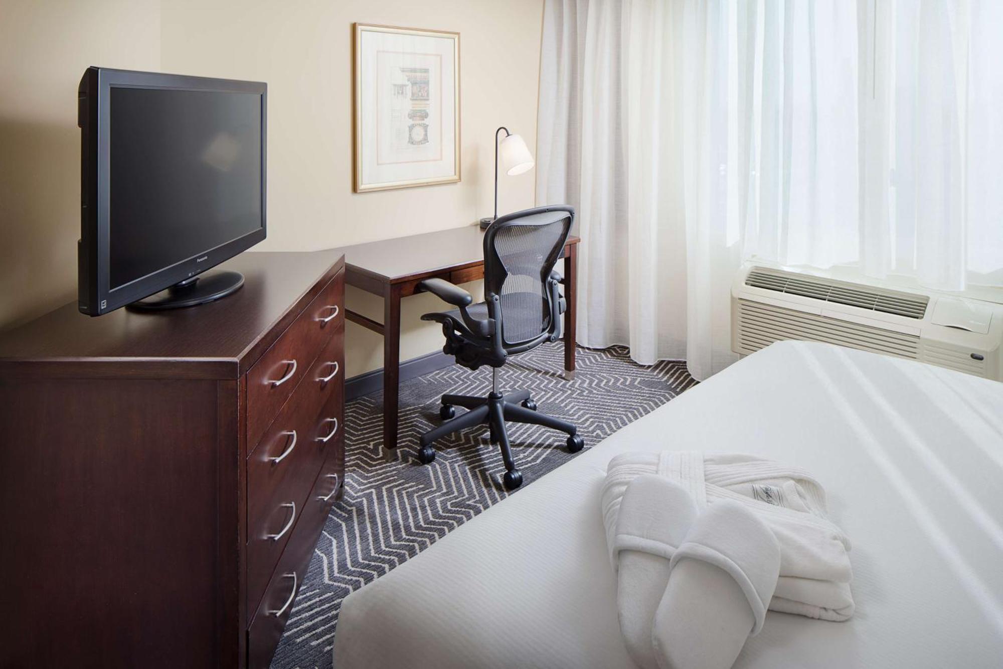 ดับเบิ้ลทรี โฮเต็ล ลอส แองเจลิส/คอมเมิร์ช Hotel คอมเมิร์ซ ภายนอก รูปภาพ