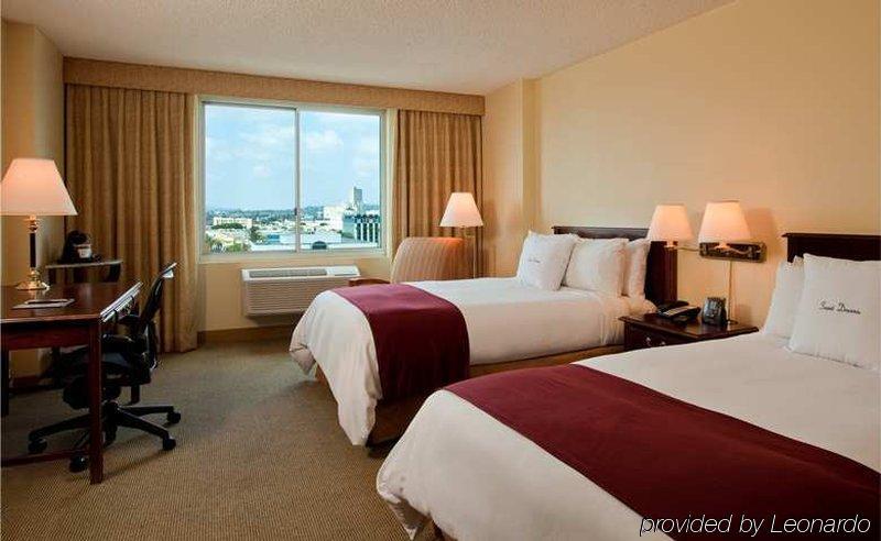 ดับเบิ้ลทรี โฮเต็ล ลอส แองเจลิส/คอมเมิร์ช Hotel คอมเมิร์ซ ห้อง รูปภาพ