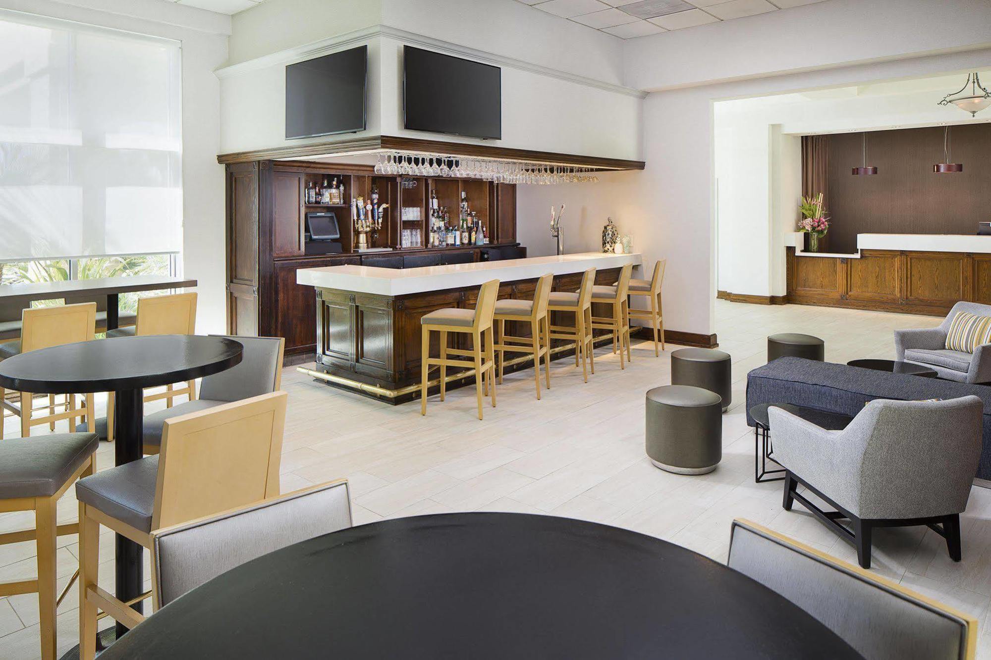 ดับเบิ้ลทรี โฮเต็ล ลอส แองเจลิส/คอมเมิร์ช Hotel คอมเมิร์ซ ภายนอก รูปภาพ